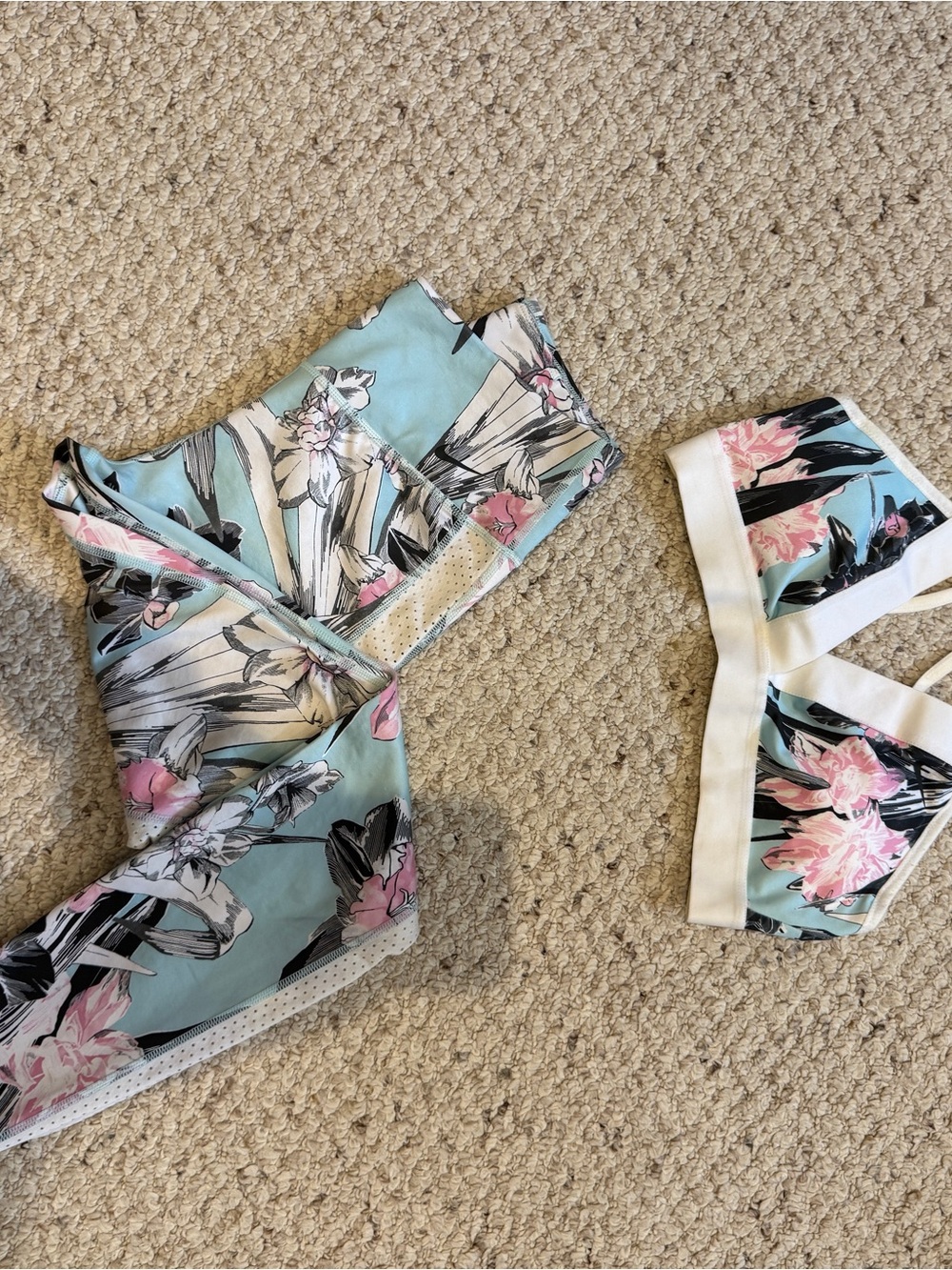 Nike Set Indy Light Hype : Leggings size S , Bra size M